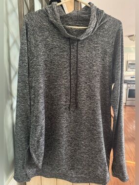 Women’s Athleta Uptempo Hoodie Shirt Long Sleeves Size Large CYA Length Black